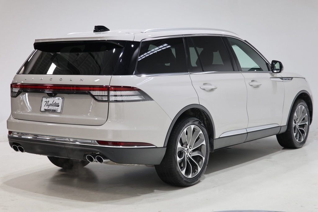 Used 2025 Lincoln Aviator Reserve w/ Illumination Package AWD/4WD image 8