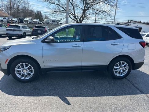 Used 2022 Chevrolet Equinox LS w/ LS Convenience Package image 5