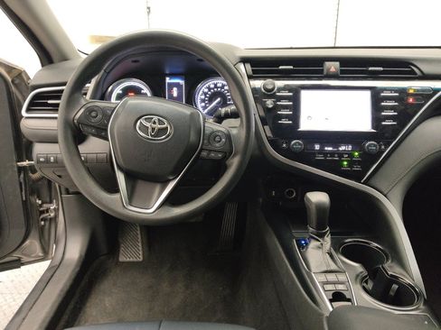 Used 2018 Toyota Camry LE FWD image 22
