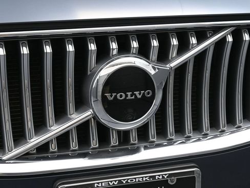 Used 2022 Volvo XC90 T8 Inscription Expression w/ Advanced Package AWD/4WD image 13