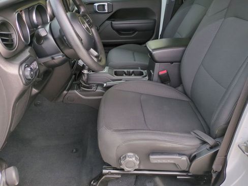 Used 2022 Jeep Wrangler Unlimited Sport image 12