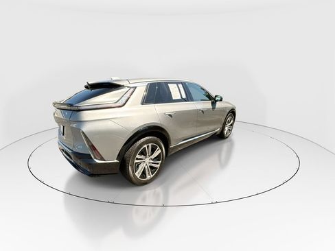 Used 2024 Cadillac Lyriq Luxury RWD image 8
