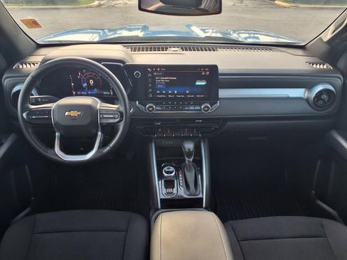 Used 2023 Chevrolet Colorado LT w/ LT Convenience Package II AWD/4WD image 3