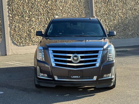 Used 2015 Cadillac Escalade ESV Premium AWD/4WD image 2