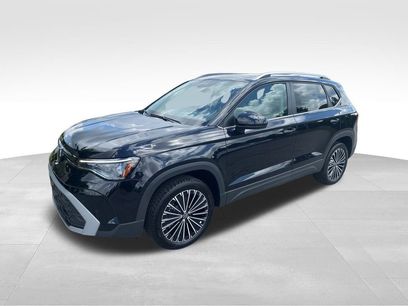 New 2025 Volkswagen Taos SE