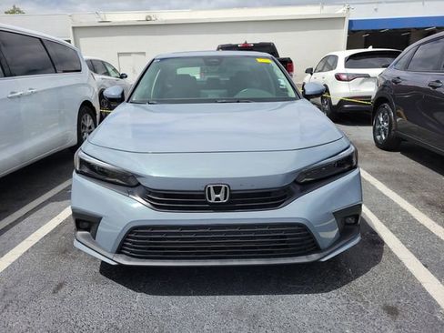 Used 2023 Honda Civic Touring image 2