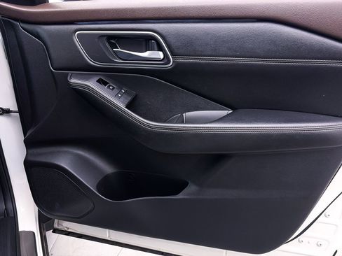 Used 2022 Nissan Rogue Platinum w/ Head-Up Display Package FWD image 40