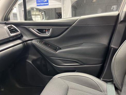 Used 2023 Subaru Forester Premium image 16