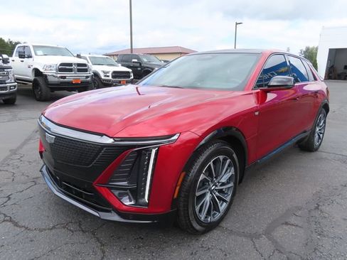 Certified 2024 Cadillac Lyriq Sport AWD/4WD image 3