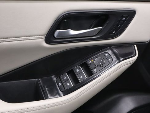 Certified 2024 Nissan Rogue SL w/ SL Premium Package image 25