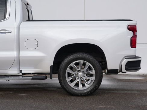 Used 2021 Chevrolet Silverado 1500 High Country w/ Technology Package image 12