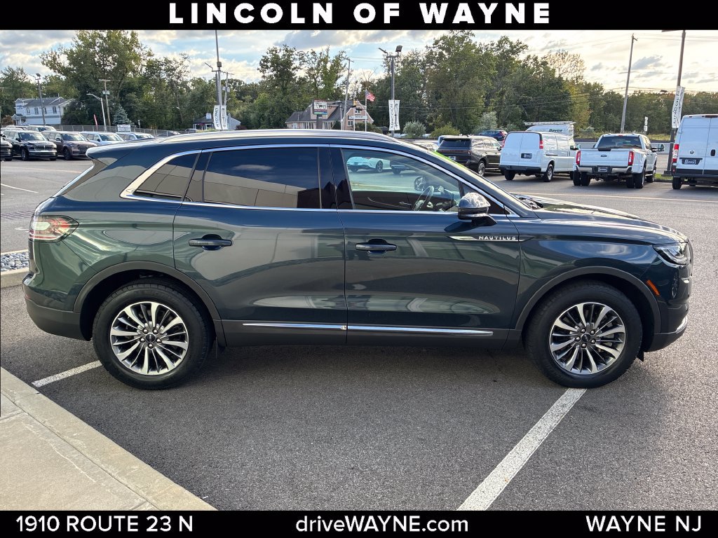 Certified 2023 Lincoln Nautilus AWD w/ Premium Package image 9