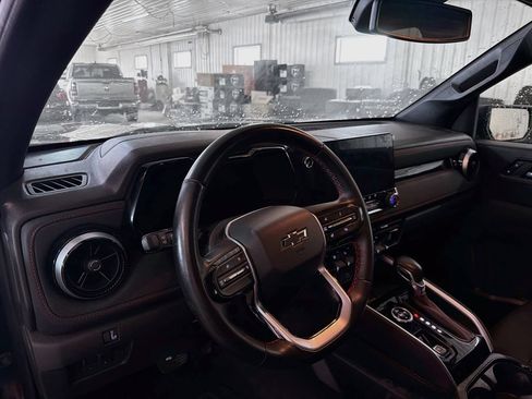Used 2023 Chevrolet Colorado Z71 w/ Z71 Convenience Package 2 AWD/4WD image 8