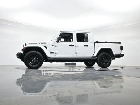 Used 2025 Jeep Gladiator Sport AWD/4WD image 33