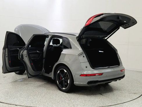 Used 2019 Audi SQ5 Prestige w/ Prestige Package image 11