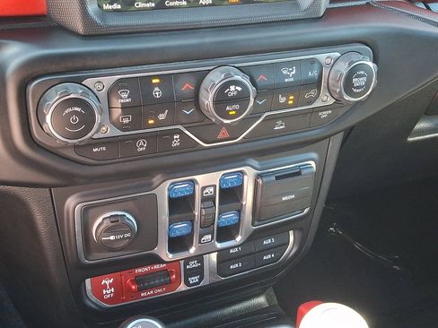 Used 2021 Jeep Wrangler Unlimited Rubicon AWD/4WD image 15