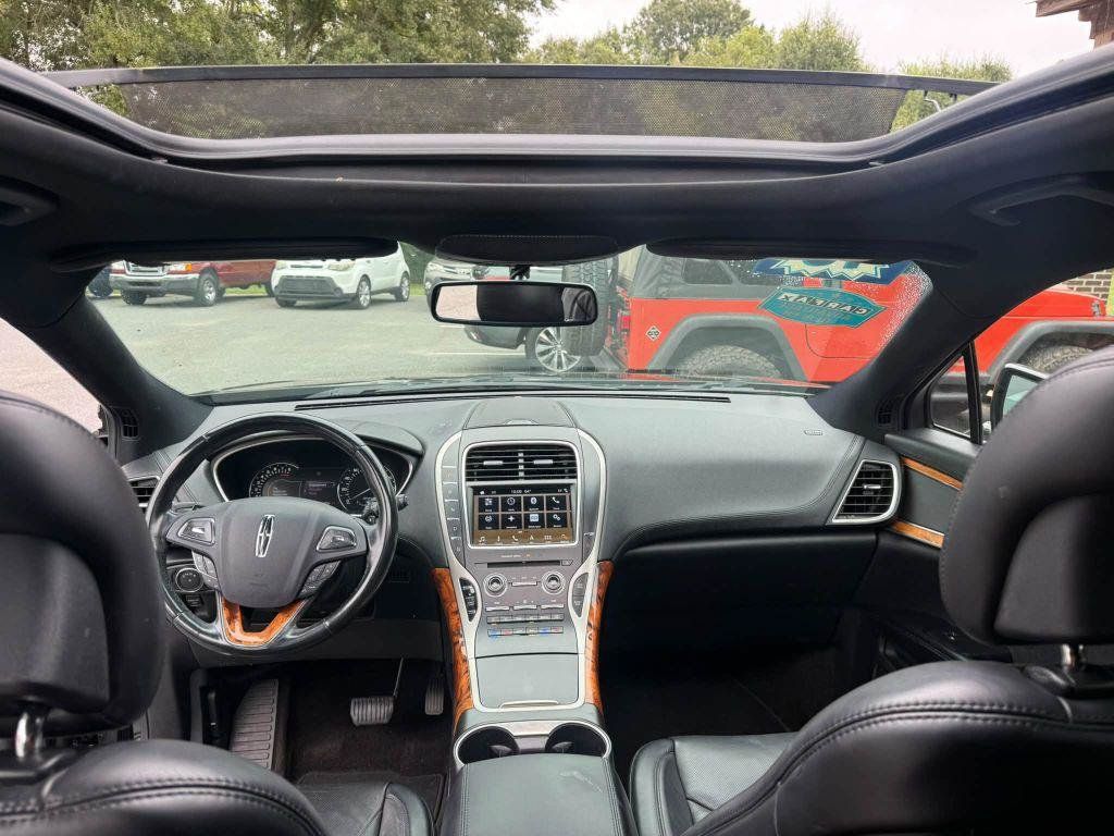 Used 2016 Lincoln MKX Reserve AWD/4WD image 16