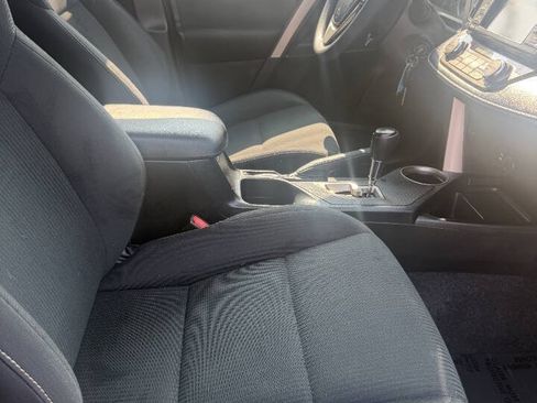 Used 2015 Toyota RAV4 XLE AWD/4WD image 5