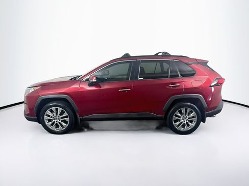 Used 2019 Toyota RAV4 Limited w/ Carpet Mat Package FWD image 4
