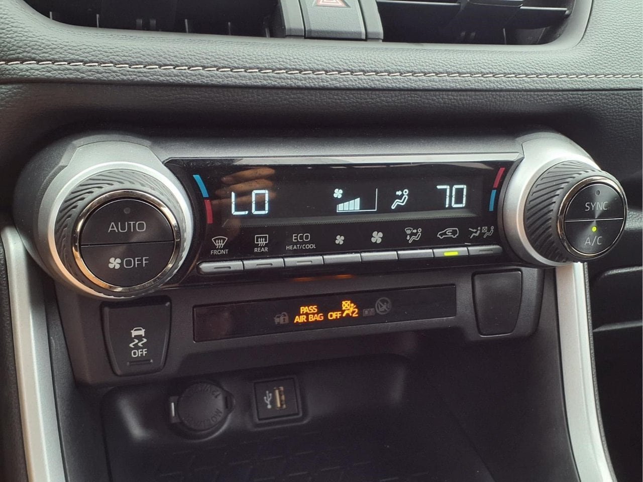 Used 2025 Toyota RAV4 XLE AWD/4WD image 16