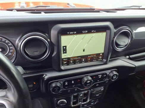 Used 2022 Jeep Wrangler Unlimited Sahara AWD/4WD image 27