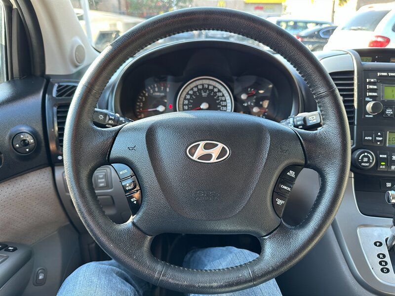 Used 2008 Hyundai Entourage GLS FWD image 23