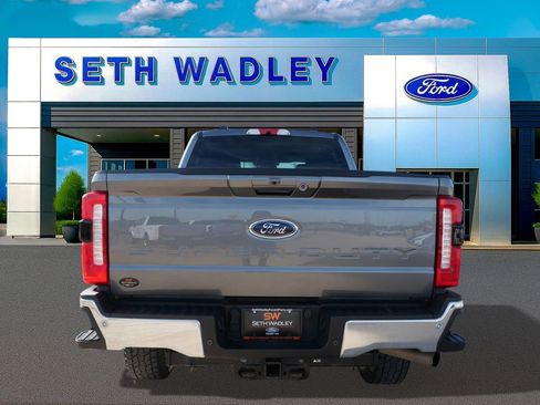 Certified 2025 Ford F250 Lariat w/ FX4 Off-Road Package image 5