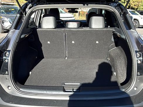 Certified 2025 Nissan Kicks SR image 24