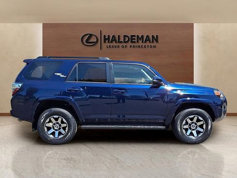 Used 2021 Toyota 4Runner TRD Off-Road Premium w/ Moonroof Package AWD/4WD image 7