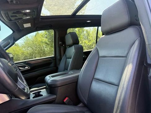 Used 2022 Chevrolet Suburban LT AWD/4WD image 9