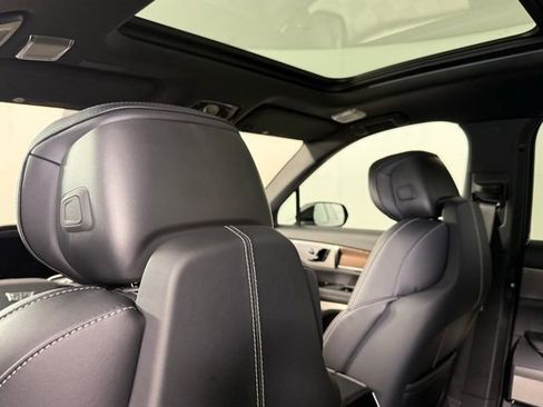 New 2026 Cadillac Vistiq Sport image 23