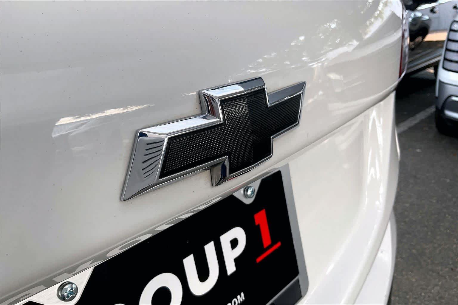 Used 2021 Chevrolet Equinox LS w/ LPO, Blackout Package FWD image 31
