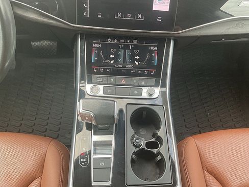 Used 2022 Audi Q8 Premium Plus w/ Premium Plus Package image 8