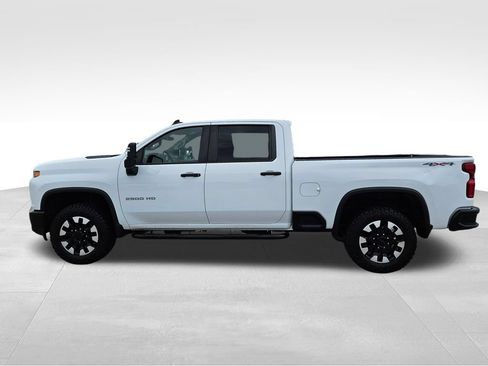 Used 2020 Chevrolet Silverado 2500 Custom w/ Custom Value Package AWD/4WD image 10