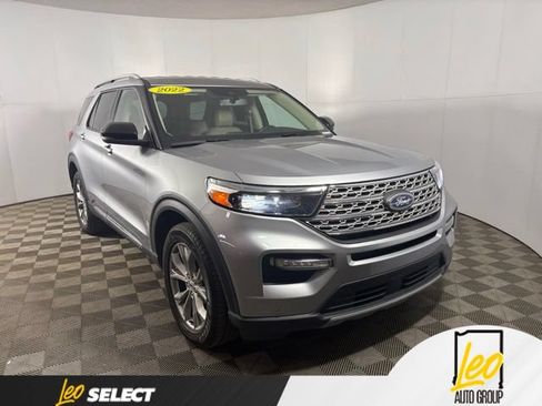 Used 2022 Ford Explorer Limited w/ Equipment Group 301A AWD/4WD image 7