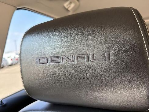Used 2023 GMC Acadia Denali AWD/4WD image 36