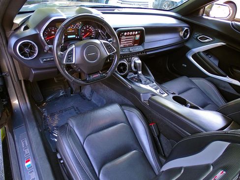 Used 2016 Chevrolet Camaro SS RWD image 23