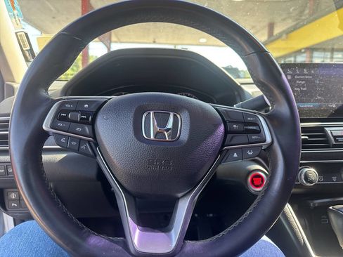 Used 2021 Honda Accord EX-L image 10