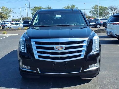 Used 2015 Cadillac Escalade Luxury image 9