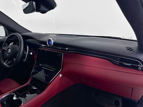 New 2025 Maserati Grecale Modena image 29