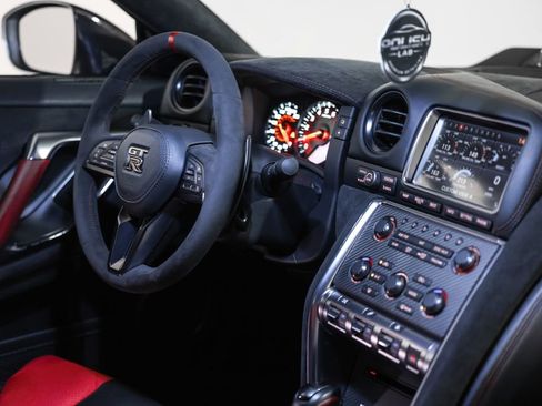 Used 2010 Nissan GT-R Premium AWD/4WD image 24