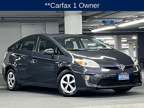 Used 2015 Toyota Prius Four image 3