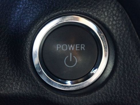Used 2025 Toyota RAV4 XLE AWD/4WD image 8