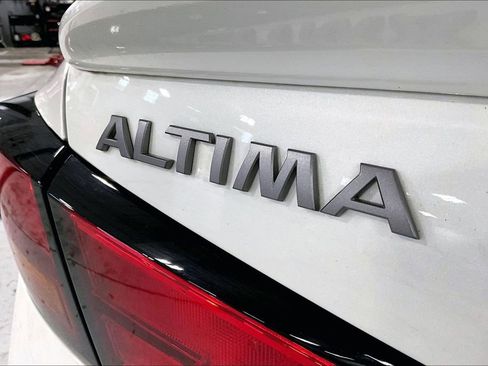 Certified 2023 Nissan Altima 2.5 SR image 7