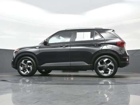 Used 2021 Hyundai Venue SEL FWD image 25