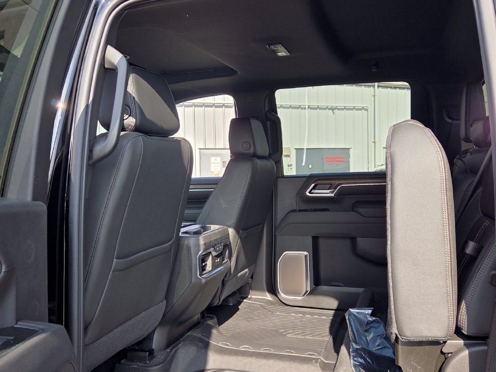 New 2026 Chevrolet Silverado 2500 High Country w/ Midnight Edition AWD/4WD image 5