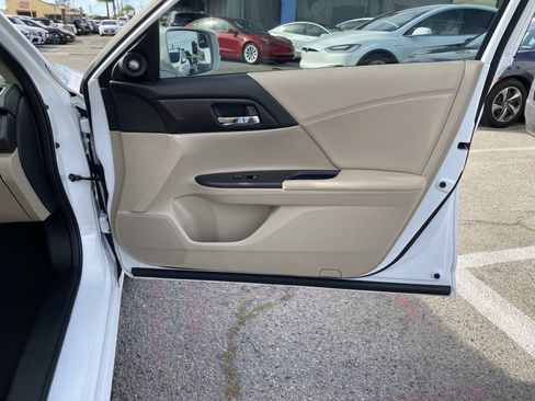 Used 2015 Honda Accord EX-L image 24
