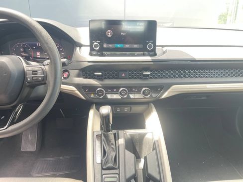 Used 2023 Honda Accord EX image 17