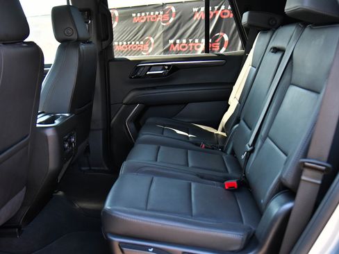 Used 2025 Chevrolet Tahoe LT AWD/4WD image 46