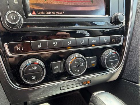 Used 2017 Volkswagen Passat 1.8T R-Line image 22